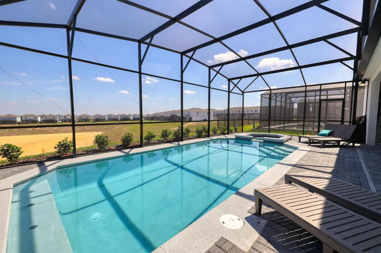 Magical 10-Bed Themed Windsor Island Home Davenport