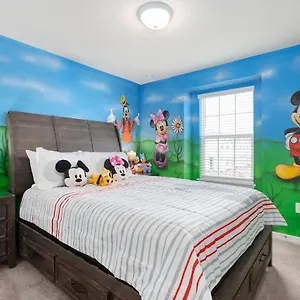  Holiday home 5br Family Retreat Mickey, Toy Story Rooms, Private Pool