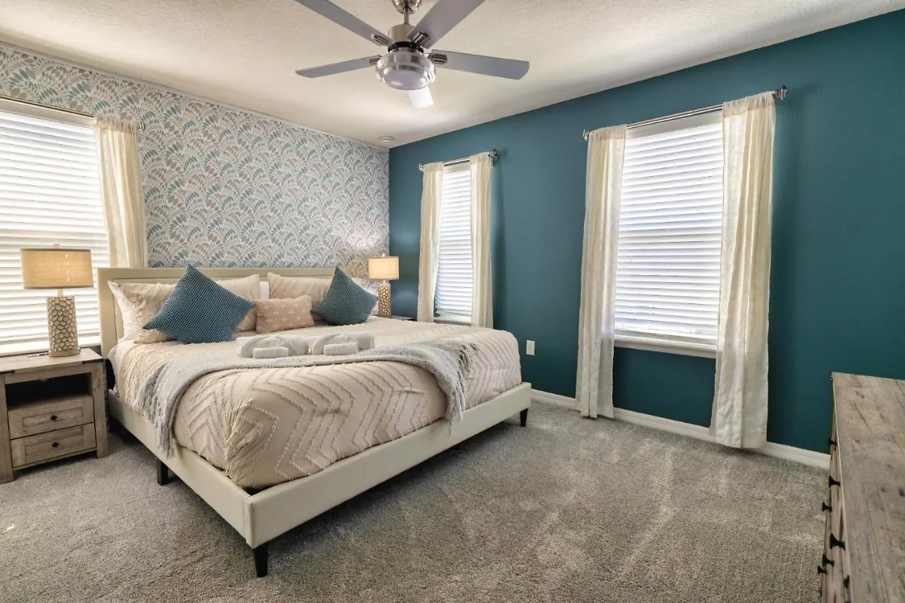 Magical 10-Bed Themed Windsor Island Home Davenport 0*,